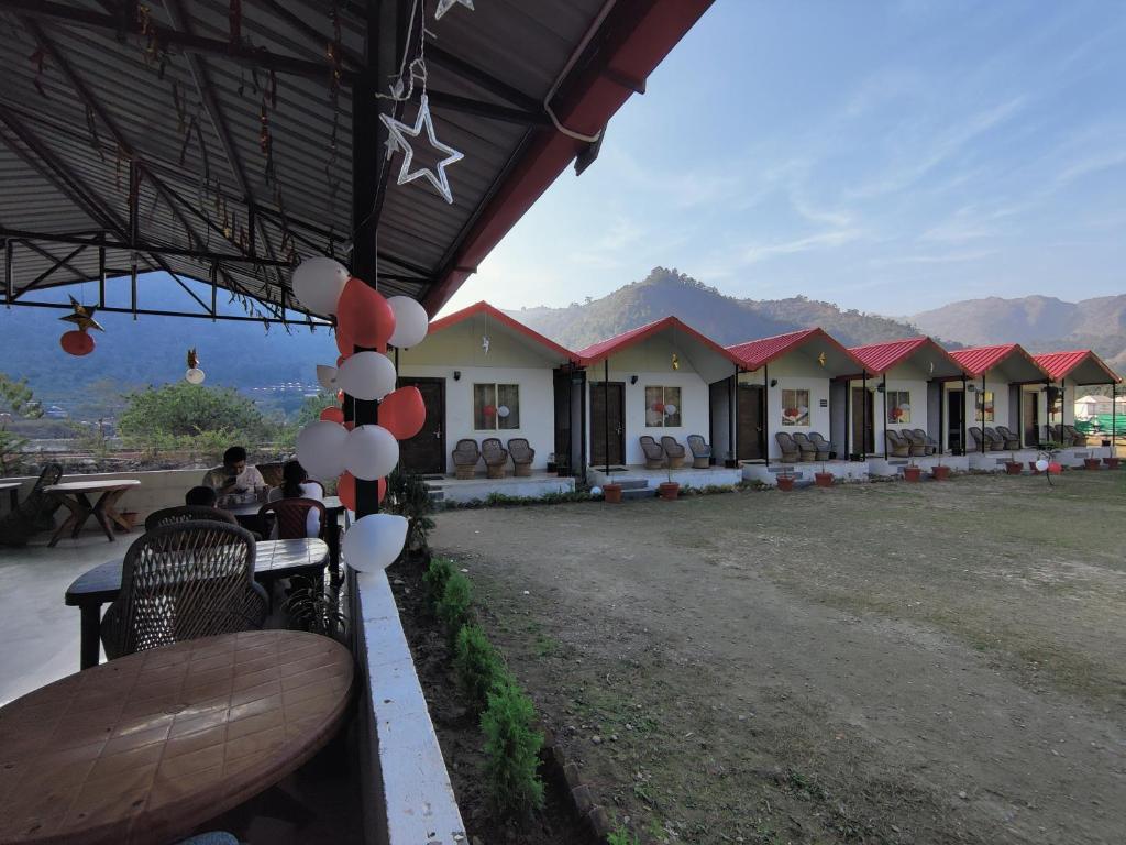 Mambos Camp Rishikesh 